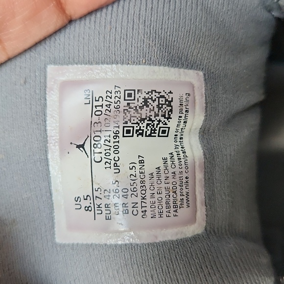 Jordan Air 12 basketball sneakers - Picture 7 of 9